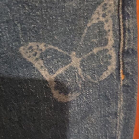 Art Class Butterfly Print Blue Jeans - Picture 3 of 5